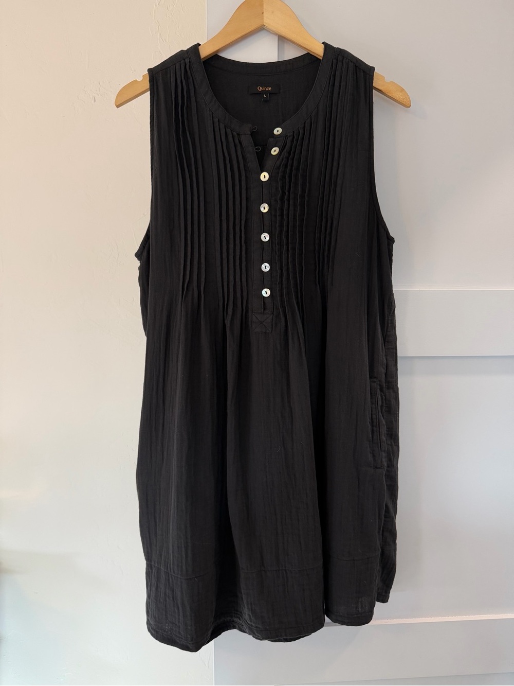 Quince Organic Cotton Gauze Sleeveless Swing Dress Black - Picture 3 of 9
